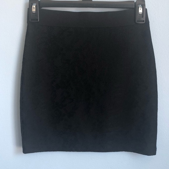 H&M Mini Skirt - Picture 1 of 4